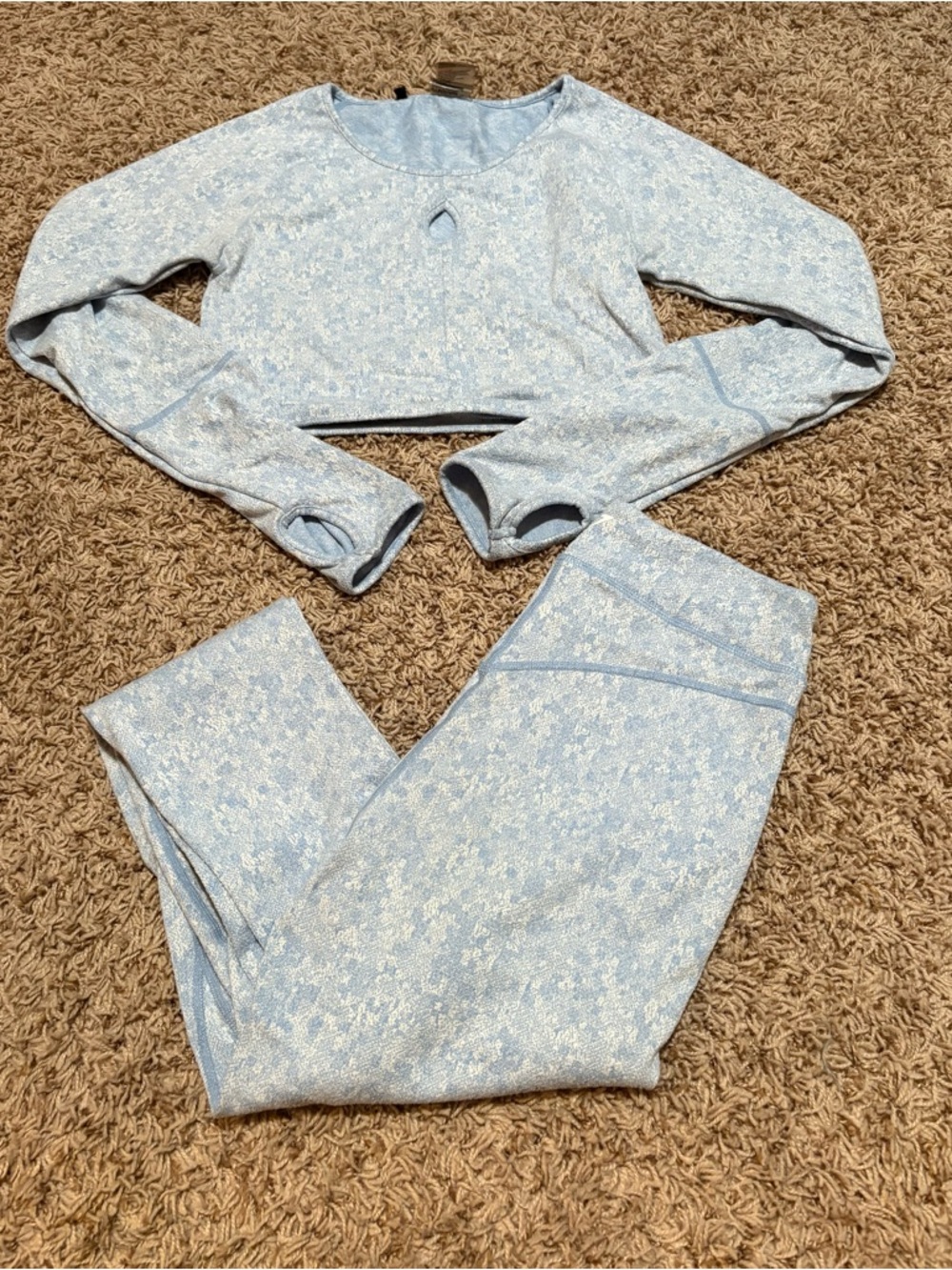 Gymshark Fleur Texture Long Sleeve Crop Top and Leggings women’s size Medium